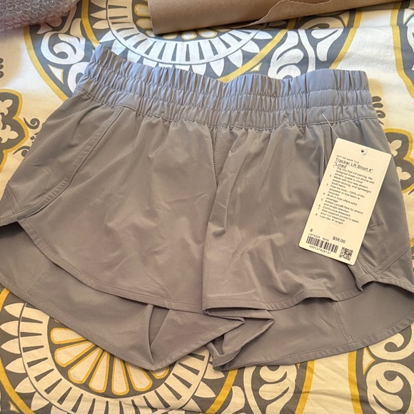 lululemon athletica Pants - Lulu Tracker LR Short 4” Light Gray- NWT, size 8